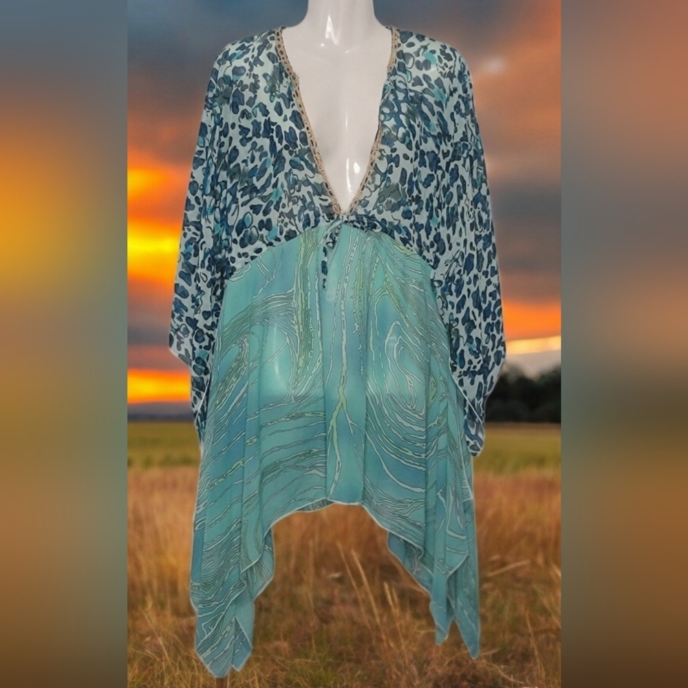 Flowy Blue and Green Kaftan - Picture 2 of 8